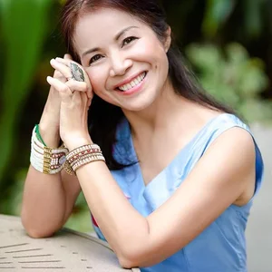 The Royal Descendant Who Left Showbiz for Peace After a Health Battle - image 5