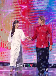 On-Screen and Real-Life Couples Sparkle at Meeting TV Actors 2025 - image 15