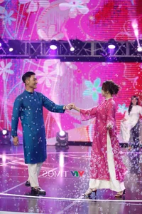 On-Screen and Real-Life Couples Sparkle at Meeting TV Actors 2025 - image 7
