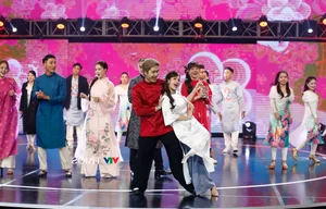 On-Screen and Real-Life Couples Sparkle at Meeting TV Actors 2025 - image 13