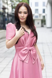 The Timeless and Radiant Natural Beauty of Luong Bich Huu at 39 - image 0