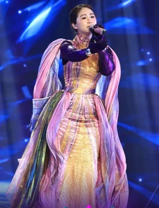The Timeless and Radiant Natural Beauty of Luong Bich Huu at 39 - image 3