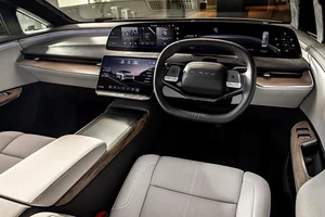 2026 Lucid Air Unveiled: Luxury Electric Performance with 824km Range - image 2