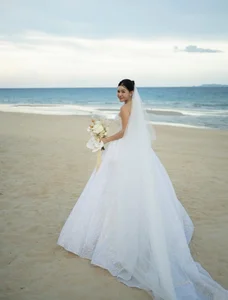 Goalkeeper Dang Van Lam and Wife Yen Xuan Expecting First Child - image 1