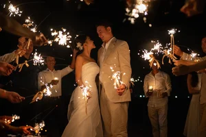 Goalkeeper Dang Van Lam and Wife Yen Xuan Expecting First Child - image 3