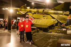 Thousands Flock to the New Vietnam Military History Museum: A Landmark of National Pride - image 6