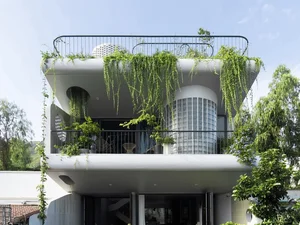Stunning Nha Trang Townhouse Blending Seamlessly with Sea and Mountains - image 2