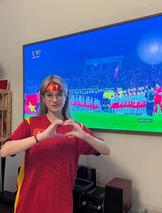 Vietnamese Celebrities Rejoice as National Football Team Triumphs Over Rivals Thailand - image 5