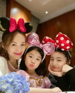 Zhang Ziyi’s Daughter Glows Up: From Cute Child to Stunning Teenager - image 6