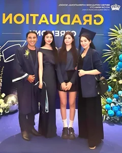 Quyen Linh's Daughter Lo Lem Stuns in Elegant 18th Birthday Look - image 3