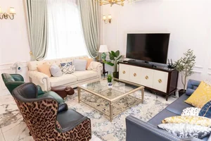 Inside Singer Dang Khoi's Luxurious Two-Frontage Mansion - image 7