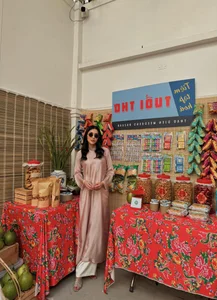 Vietnamese Celebrities Shine in Elegant Ao Dai for Tet Celebrations - image 5