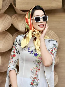 Vietnamese Celebrities Shine in Elegant Ao Dai for Tet Celebrations - image 18