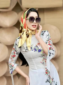 Vietnamese Celebrities Shine in Elegant Ao Dai for Tet Celebrations - image 16