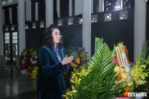 Miss Vietnam Legends Pay Tribute to the Late Poet Duong Ky Anh - image 7