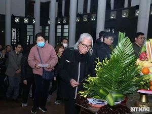 Miss Vietnam Legends Pay Tribute to the Late Poet Duong Ky Anh - image 8