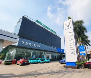 Inside VinFast's Massive 8,000m2 Showroom: A New Era for EVs - image 8