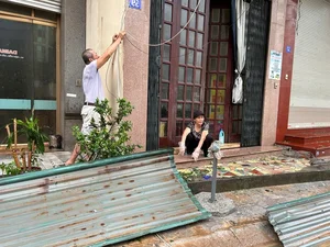 Video: Quang Ninh Residents Reflect on the Unprecedented Destruction of Typhoon No. 3 - image 17