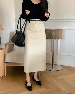 5 Elegant and Sophisticated Outfit Ideas for Lunar New Year Visits - image 6