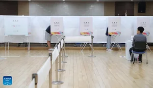 Portraits of the Two Leading Candidates in the South Korean Election - image 0