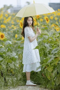 YiTuYu Art Language Vol.5269: Captivating Portrait Gallery Featuring the Elegant Lu Dou - image 12