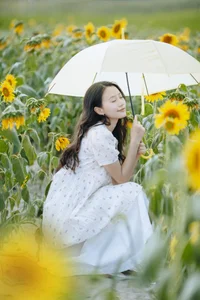 YiTuYu Art Language Vol.5269: Captivating Portrait Gallery Featuring the Elegant Lu Dou - image 13