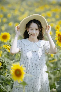 YiTuYu Art Language Vol.5269: Captivating Portrait Gallery Featuring the Elegant Lu Dou - image 9