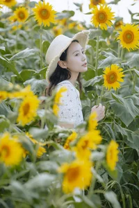 YiTuYu Art Language Vol.5269: Captivating Portrait Gallery Featuring the Elegant Lu Dou - image 5