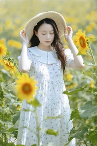 YiTuYu Art Language Vol.5269: Captivating Portrait Gallery Featuring the Elegant Lu Dou - image 14