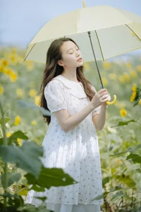 YiTuYu Art Language Vol.5269: Captivating Portrait Gallery Featuring the Elegant Lu Dou - image 3