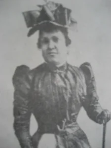 The Enigmatic Woman Claiming to Communicate with the Afterlife - image 6