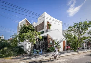 Innovative Architecture in Da Nang: A Modern Home Designed to Breathe with Natural Wind - image 0