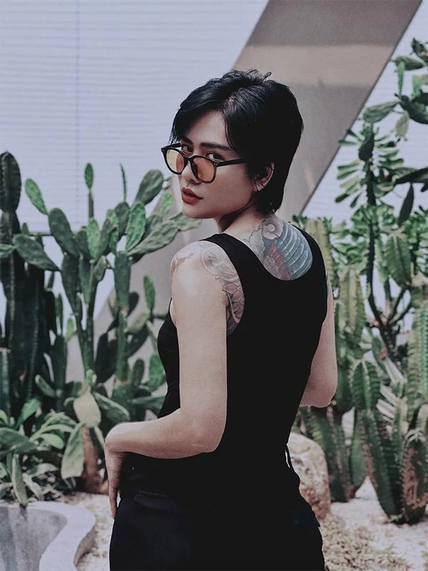Bold and Edgy Fashion of the Mysterious Female Lead in Vietnamese Drama Doc Dao
