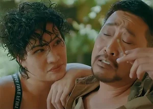 Bold and Edgy Fashion of the Mysterious Female Lead in Vietnamese Drama Doc Dao - image 1