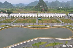 Modern Urban Development in Hoa Binh Mountains Remains Vacant and Abandoned - image 10