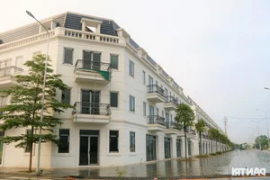 Modern Urban Development in Hoa Binh Mountains Remains Vacant and Abandoned - image 11