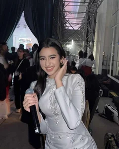 Beautiful 13-Year-Old Cambodian Princess Jenna Norodom Shines - image 7
