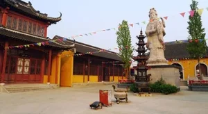 Discover the Unique Temple That Makes Visitors Long for Retirement - image 2