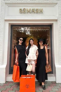 Inside the Wardrobe of Chu Thanh Huyen: A Look at the Luxury Hermes and Dior Collection of Quang Hai’s Wife - image 8