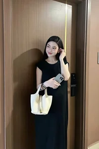 Inside the Wardrobe of Chu Thanh Huyen: A Look at the Luxury Hermes and Dior Collection of Quang Hai’s Wife - image 10