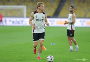 Manchester United Stars Hit the Training Ground During Malaysia Visit - image 1