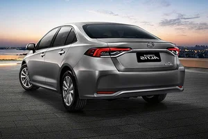 2026 Toyota Corolla Altis Hybrid: Affordable Eco-Friendly Driving at 750 Million VND - image 9