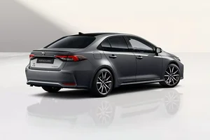 2026 Toyota Corolla Altis Hybrid: Affordable Eco-Friendly Driving at 750 Million VND - image 0