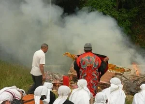 Deciphering the Mystery: The Tradition of Nailing Coffins in China - image 0