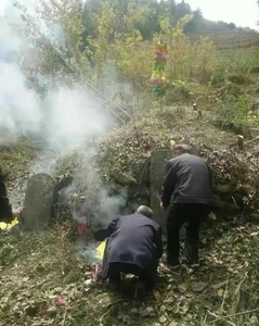 Deciphering the Mystery: The Tradition of Nailing Coffins in China - image 1