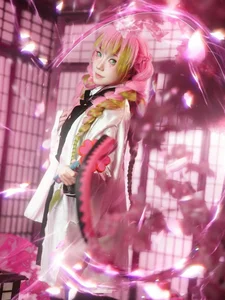 111+ Best Mitsuri Kanroji Cosplay: The Beautiful Love Hashira - image 3