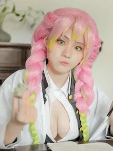 111+ Best Mitsuri Kanroji Cosplay: The Beautiful Love Hashira - image 14
