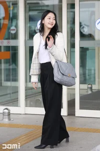 Get the Look: Kim Go Eun’s Chic Minimalist Fashion from the Hit Movie 'Exhuma' - image 3