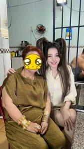 Personal Stories Revealed as Ngan 98's Mother Visits Prison and Meets Luong Bang Quang's Family - image 3