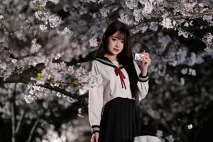 Night Sakura Portrait Gallery: Fujifilm Medium Format SOOC Chunchun - image 4